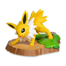 Load image into Gallery viewer, An Afternoon with Eevee & Friends: Jolteon Figure by Funko