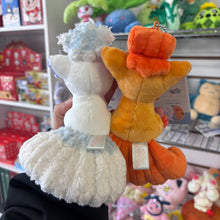 Load image into Gallery viewer, Pokemon Center Vulpix &amp; Alolan Vulpix Parallel Pairs Two-Plush Keychain
