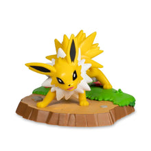 Load image into Gallery viewer, An Afternoon with Eevee &amp; Friends: Jolteon Figure by Funko
